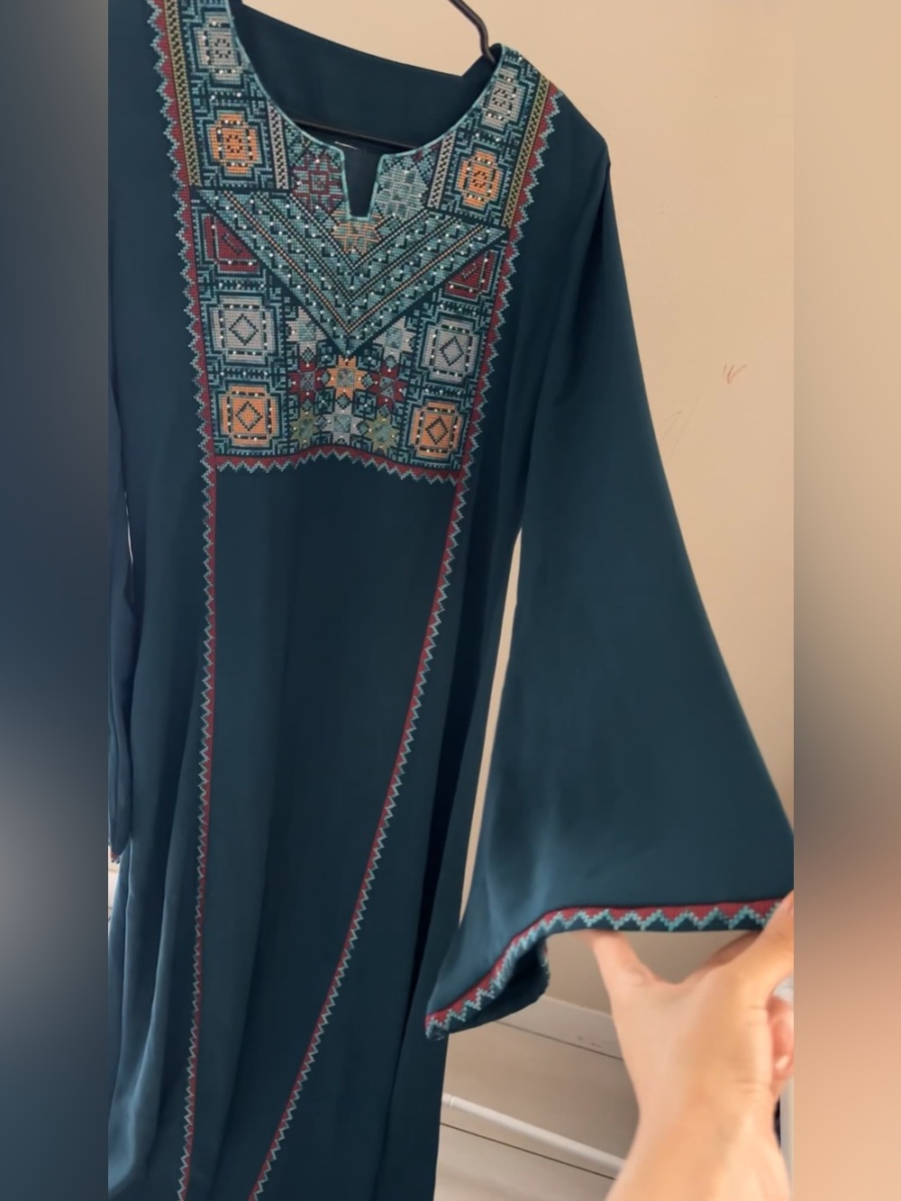 Embroidered Teal Women's abaya/thob